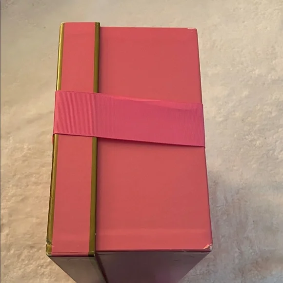 Limited Edition Victoria’s Secret PINK “Billion Dollar Dog” collectible - Picture 17 of 17